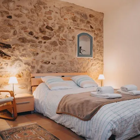 Le Refuge Du Clocher * Laroque-des-Albères